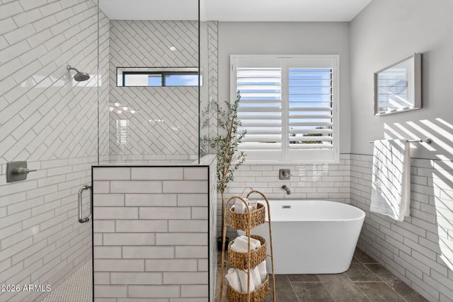 1124 E LOVELAND Lane, San Tan Valley, AZ 85140