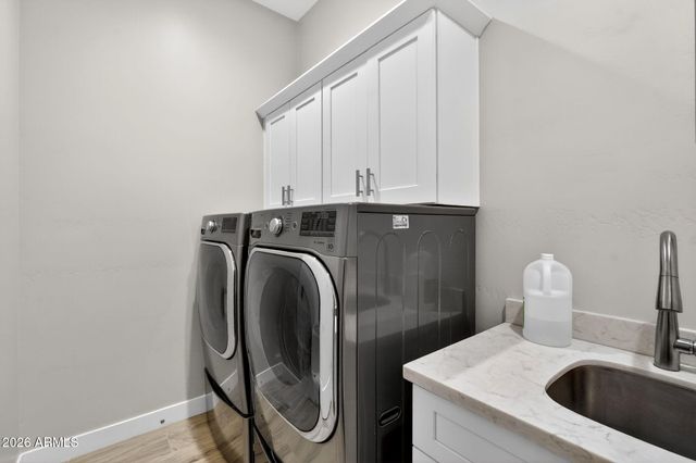 1124 E LOVELAND Lane, San Tan Valley, AZ 85140