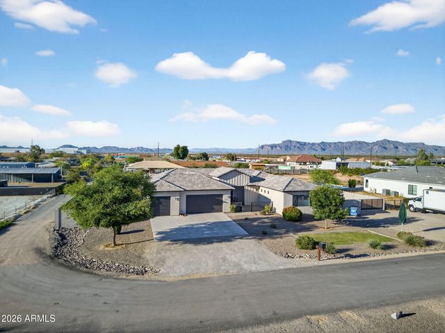 1124 E LOVELAND Lane, San Tan Valley, AZ 85140