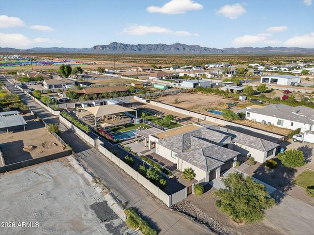 1124 E LOVELAND Lane, San Tan Valley, AZ 85140