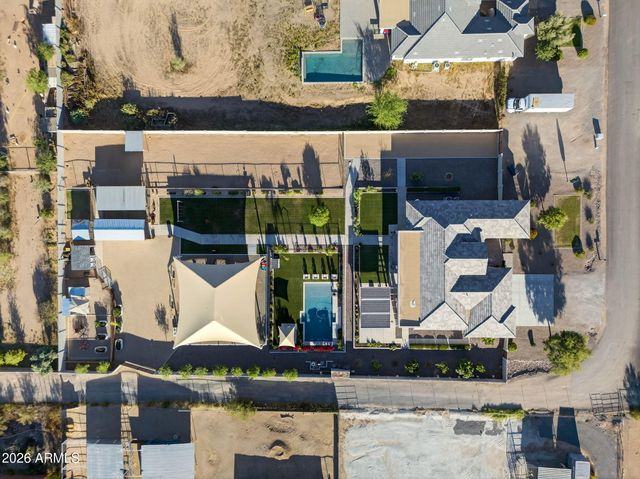 1124 E LOVELAND Lane, San Tan Valley, AZ 85140