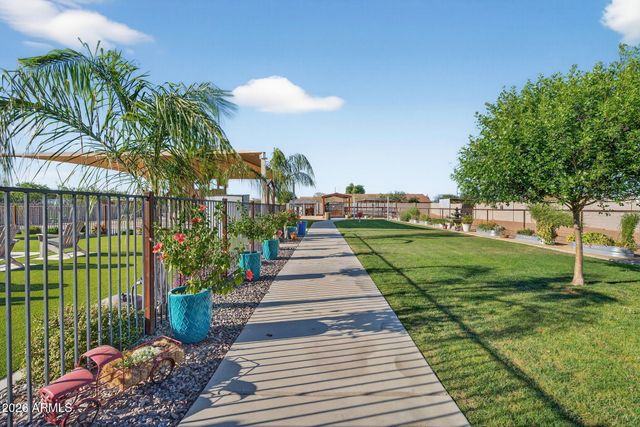 1124 E LOVELAND Lane, San Tan Valley, AZ 85140