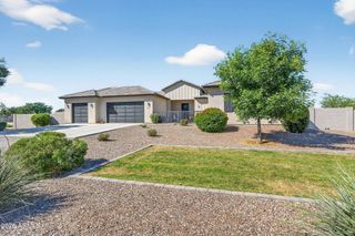 1124 E LOVELAND Lane, San Tan Valley, AZ 85140