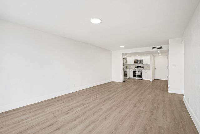 6195 Rock Island Road 413, Tamarac, FL 33319