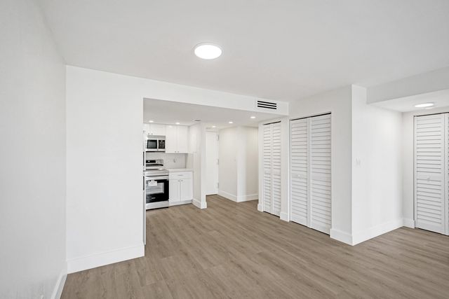 6195 Rock Island Road 413, Tamarac, FL 33319