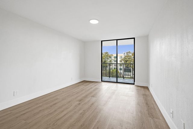 6195 Rock Island Road 413, Tamarac, FL 33319