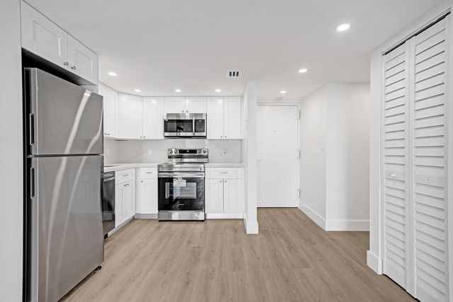 6195 Rock Island Road 413, Tamarac, FL 33319