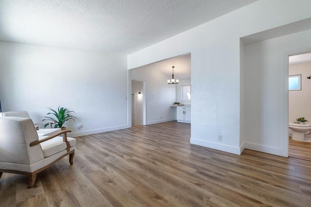 138 W Escalon Avenue, Fresno, CA 93704