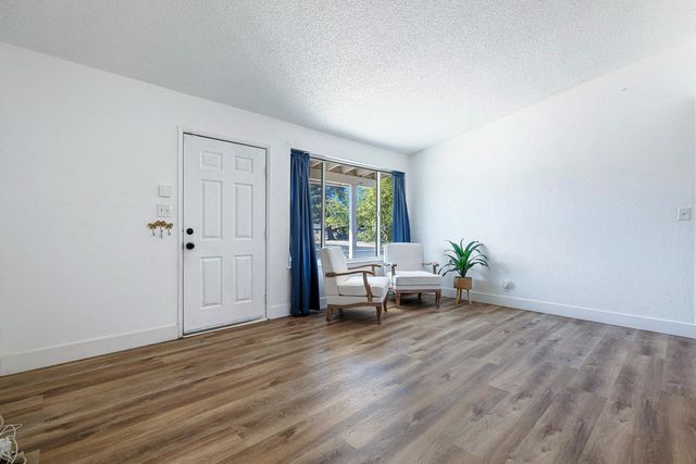 138 W Escalon Avenue, Fresno, CA 93704