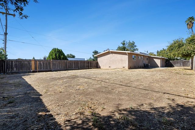 138 W Escalon Avenue, Fresno, CA 93704