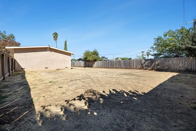138 W Escalon Avenue, Fresno, CA 93704