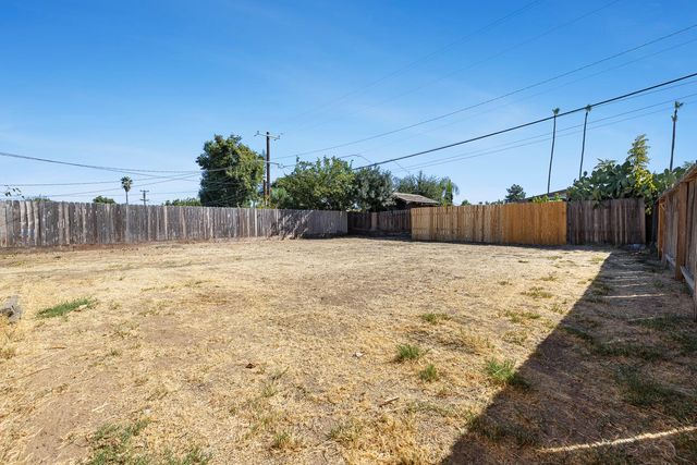 138 W Escalon Avenue, Fresno, CA 93704