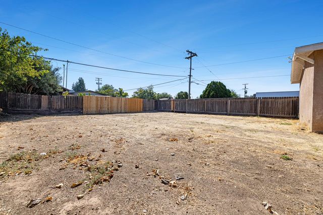 138 W Escalon Avenue, Fresno, CA 93704