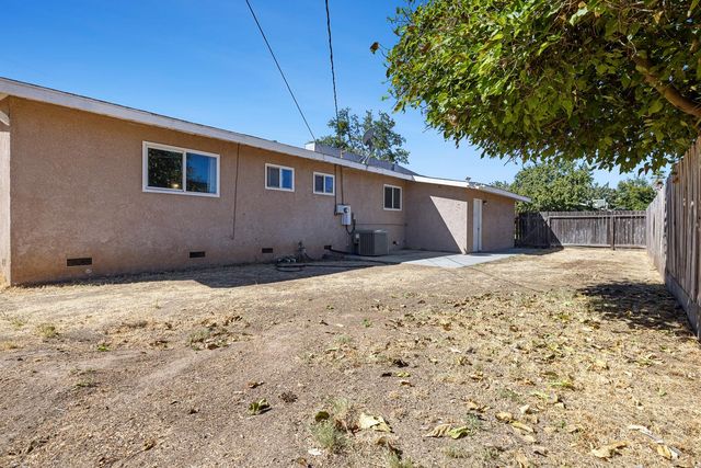 138 W Escalon Avenue, Fresno, CA 93704