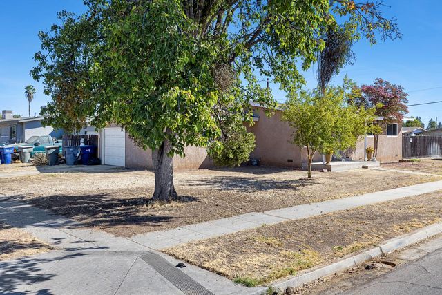 138 W Escalon Avenue, Fresno, CA 93704
