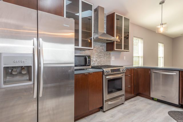 800 W 4TH Street, Bloomington, IN 47404