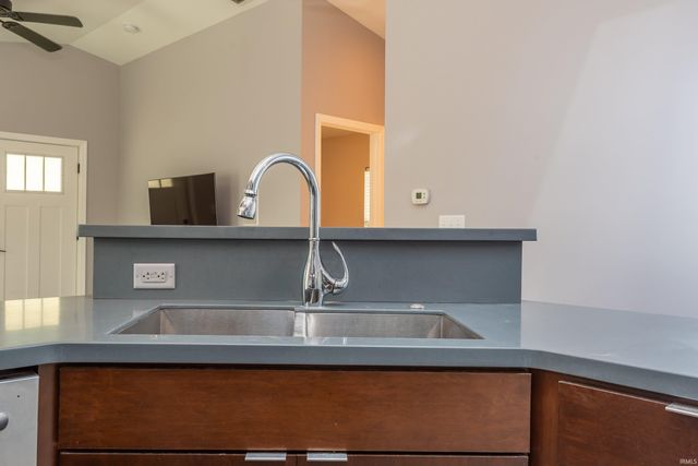 800 W 4TH Street, Bloomington, IN 47404