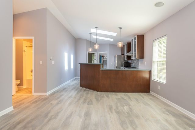 800 W 4TH Street, Bloomington, IN 47404