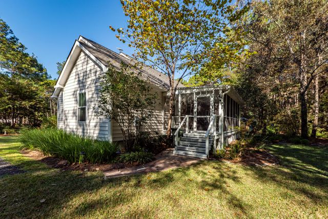 5950 Lowell Reed Road, Ravenel, SC 29470