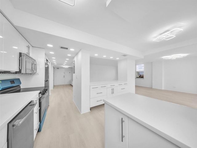 301 174th Street 1818, Sunny Isles Beach, FL 33160
