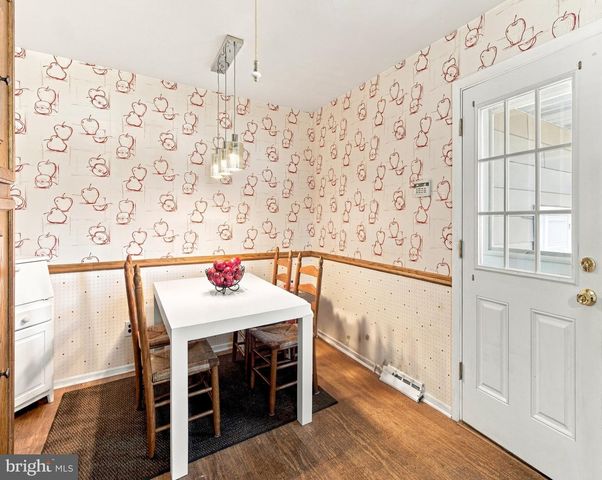 516 BEVERLY DR, Magnolia, NJ 08049
