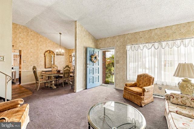 516 BEVERLY DR, Magnolia, NJ 08049