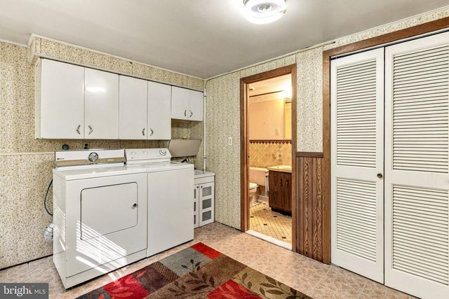 516 BEVERLY DR, Magnolia, NJ 08049