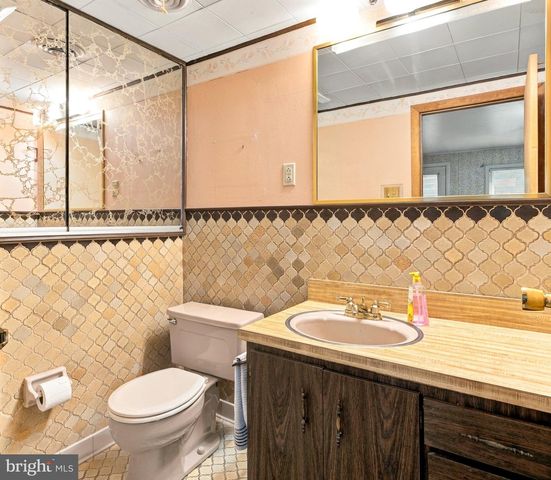 516 BEVERLY DR, Magnolia, NJ 08049