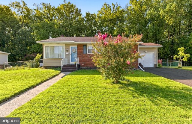 516 BEVERLY DR, Magnolia, NJ 08049