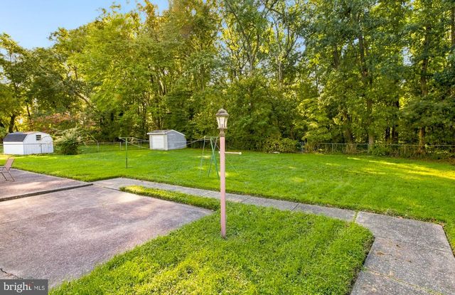 516 BEVERLY DR, Magnolia, NJ 08049
