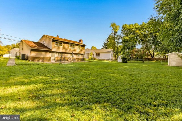 516 BEVERLY DR, Magnolia, NJ 08049