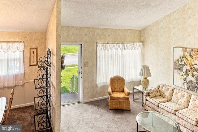 516 BEVERLY DR, Magnolia, NJ 08049