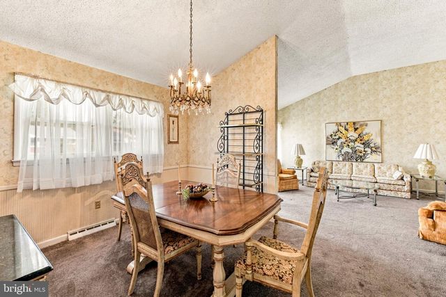 516 BEVERLY DR, Magnolia, NJ 08049