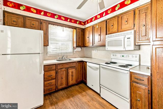 516 BEVERLY DR, Magnolia, NJ 08049