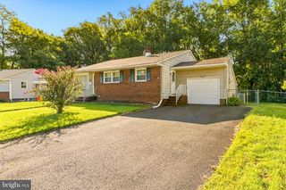 516 BEVERLY DR, Magnolia, NJ 08049