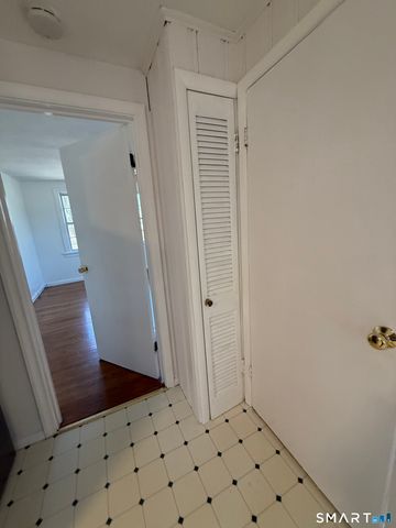 29 North Hill Road, North Haven, CT 06473