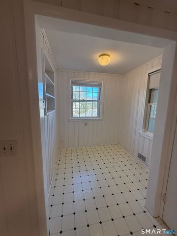 29 North Hill Road, North Haven, CT 06473