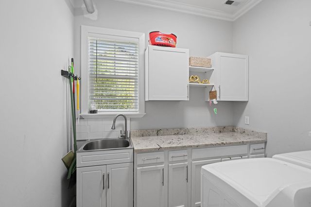 101 S Valley Lane, Greenville, SC 29611