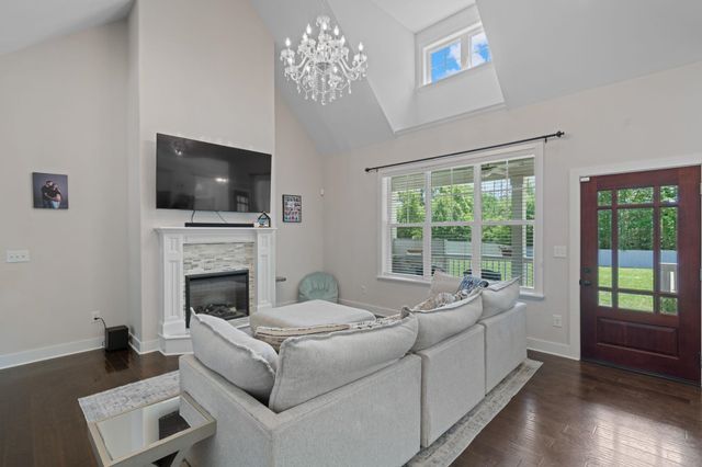101 S Valley Lane, Greenville, SC 29611
