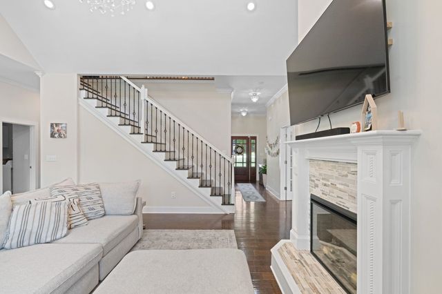 101 S Valley Lane, Greenville, SC 29611