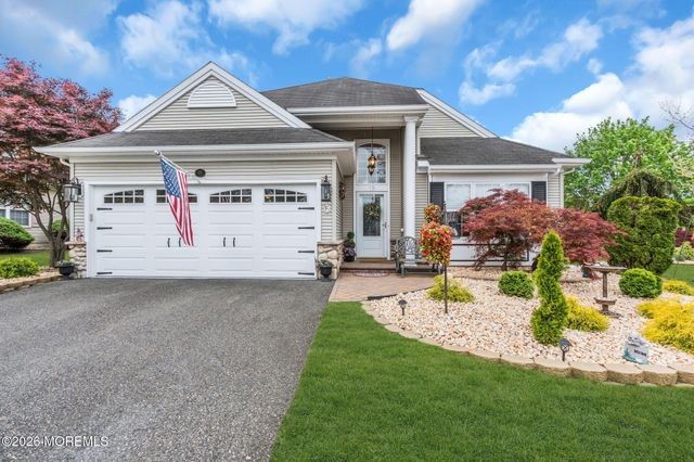 15 Medici Drive, Manchester, NJ 08759