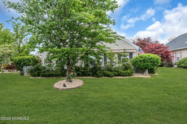 15 Medici Drive, Manchester, NJ 08759