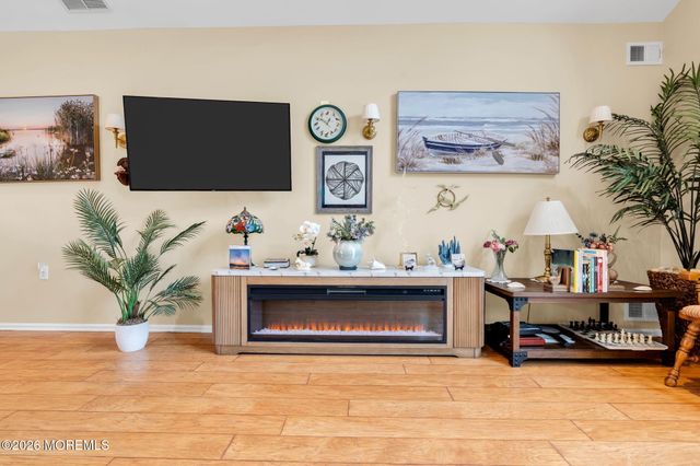 15 Medici Drive, Manchester, NJ 08759
