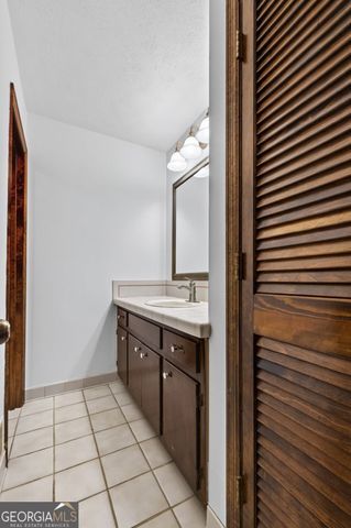 160 Caldwell Road, Griffin, GA 30223