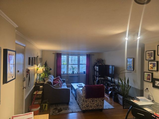 520 Talbot Ave 9, Boston, MA 02124