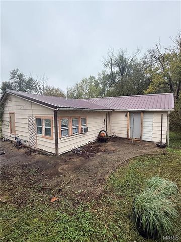 480 Center Avenue, Lebanon, MO 65536