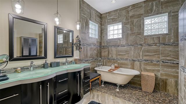 4707 CLIPPER DRIVE, Bradenton, FL 34208