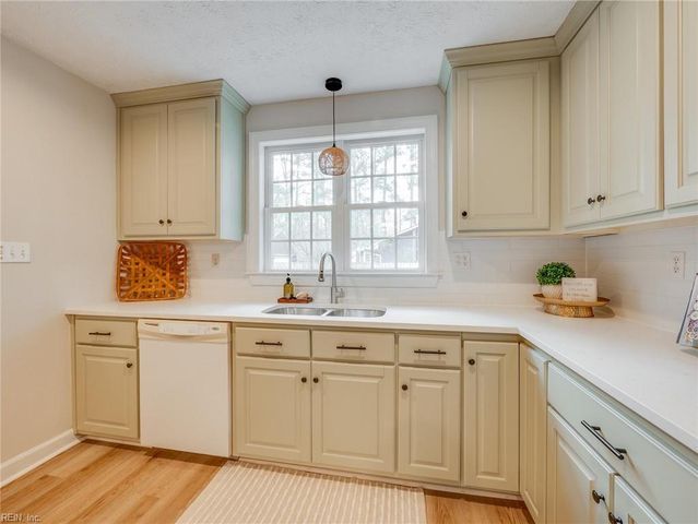 230 Rich RD, Yorktown, VA 23693