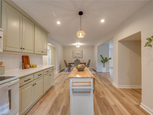 230 Rich RD, Yorktown, VA 23693