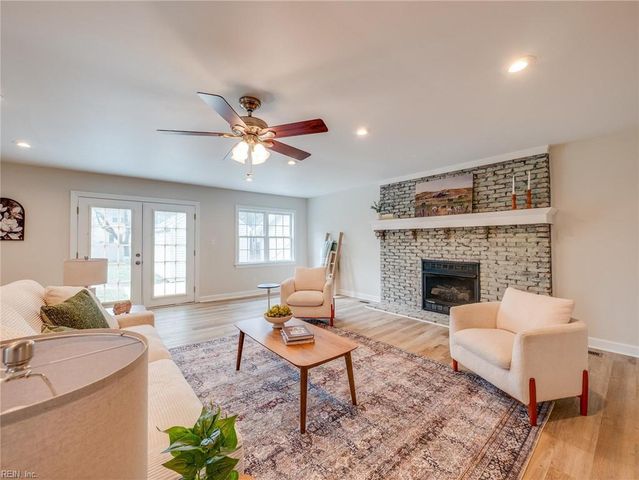 230 Rich RD, Yorktown, VA 23693